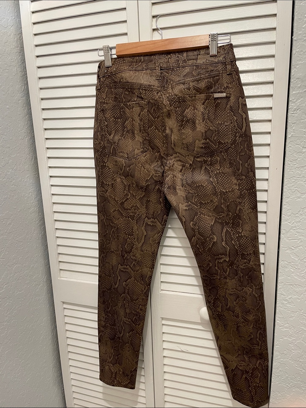 White House Black Market Brown Snake-Print Skinny Pants - Picture 5 of 9
